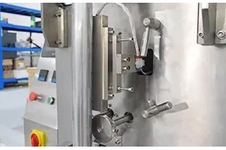 Perincian Mesin Pembungkusan Pengedap Belakang - Kawalan suhu PLD
